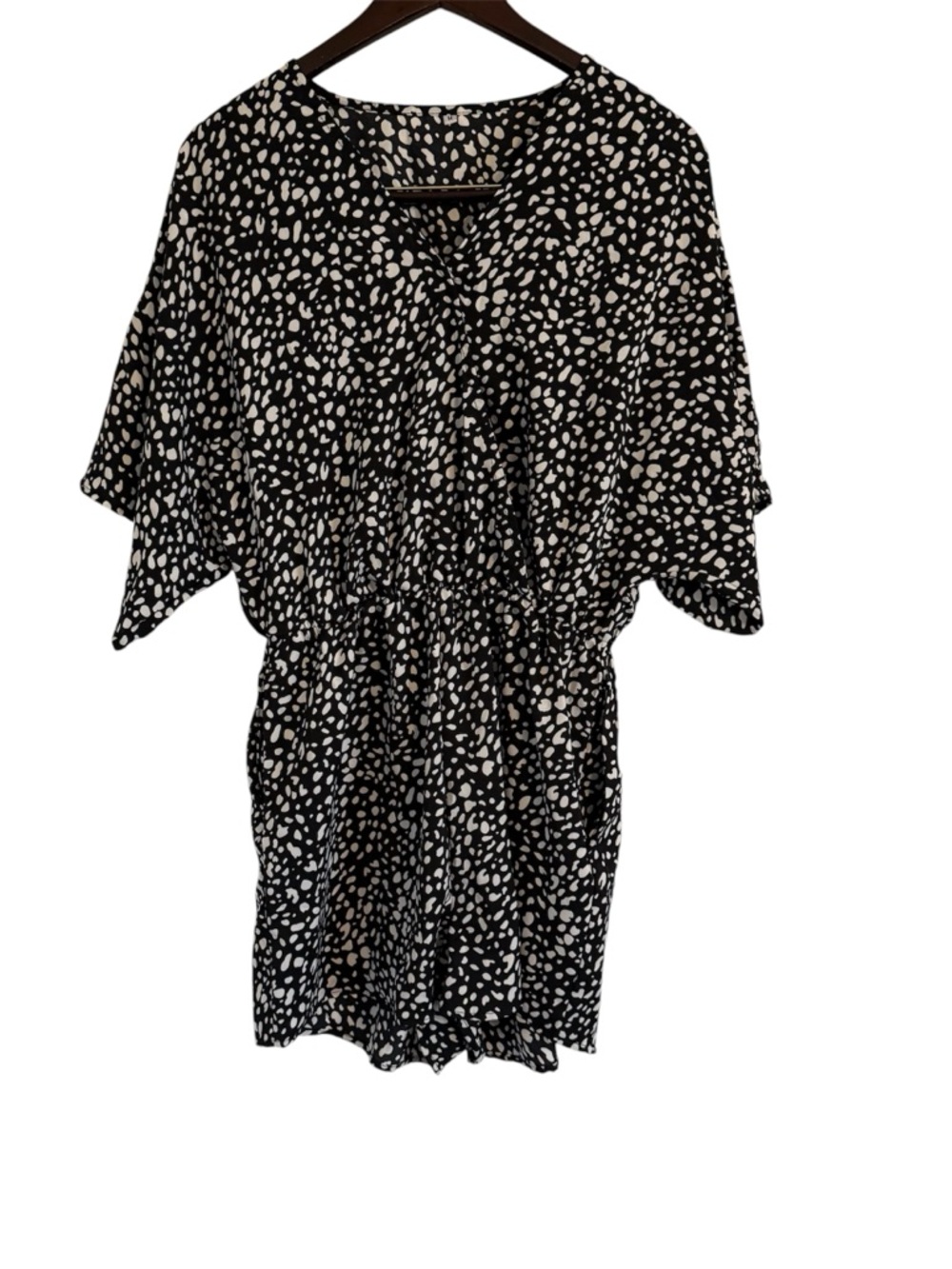 Black and White Dot Print Short 2 inch romper Size Medium